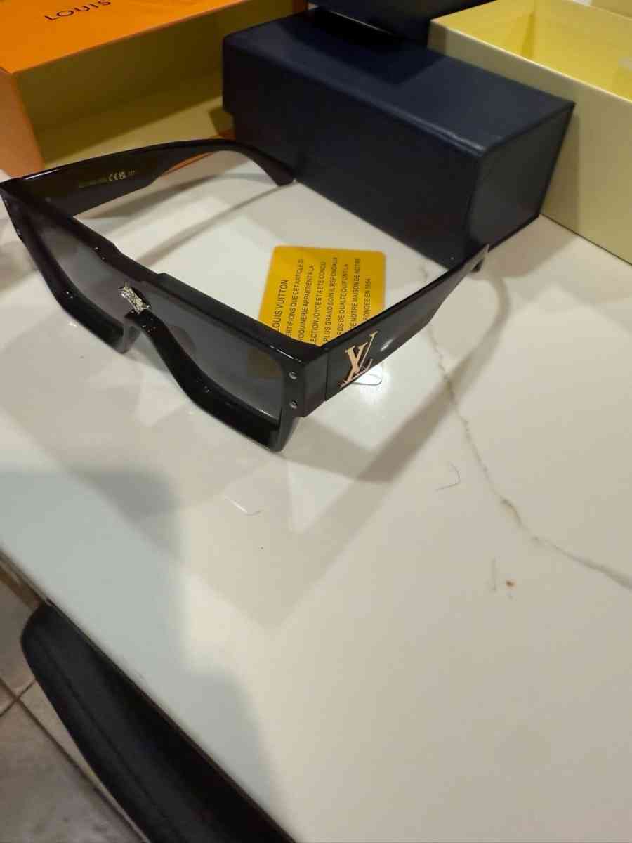 Louis Vuitton Designer Sunglasses - Appomattox, Virginia - FleaMarketBay