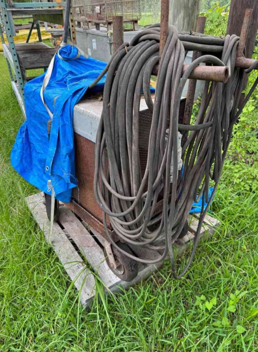 Welding Machine - New Iberia, Louisiana - FleaMarketBay