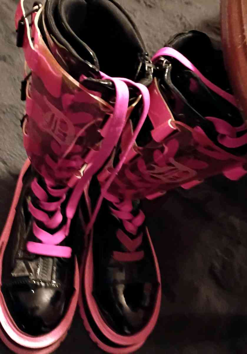 womens sz8 DEMONIA boots - Salt Lake City, Utah