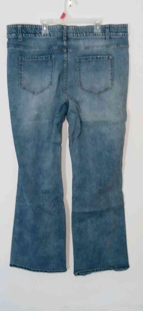 Womens Plus Size Jeans Boot Cut 18w - Dane, Wisconsin - FleaMarketBay