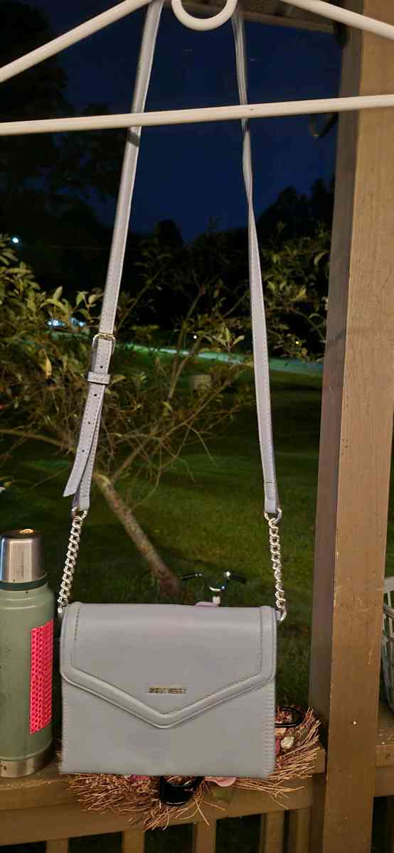 Nine West shoulder - Fairmont, West Virginia - FleaMarketBay