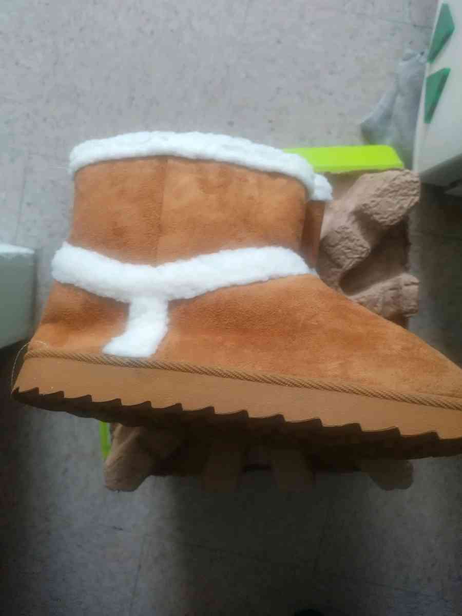 Olivia Miller  Womens Joyce Winter Boot - Abington, Pennsylvania - FleaMarketBay