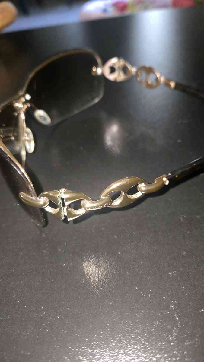 Gucci Women Sunglasses - Los Angeles, California - FleaMarketBay