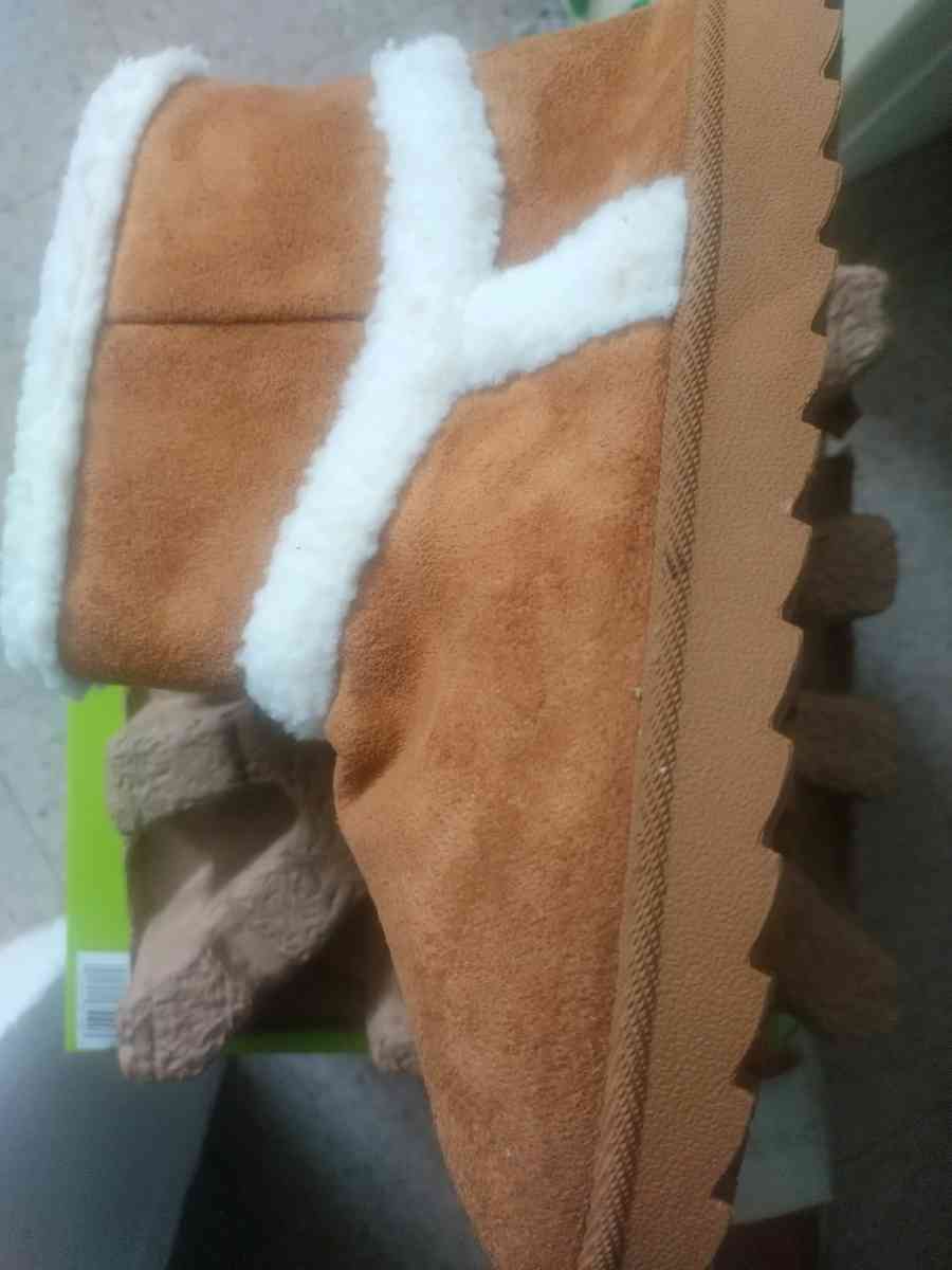 Olivia Miller  Womens Joyce Winter Boot - Abington, Pennsylvania - FleaMarketBay