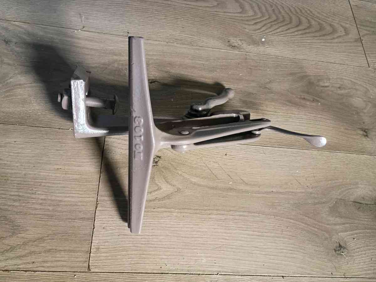 Saw blade sharpening vice - Mansfield, Ohio