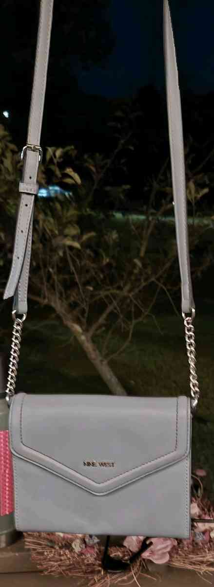 Nine West shoulder - Fairmont, West Virginia - FleaMarketBay