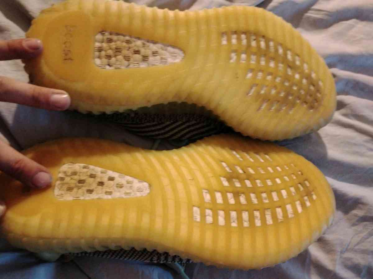 Yeezy 350 boost V2 - Ormond Beach, Florida - FleaMarketBay