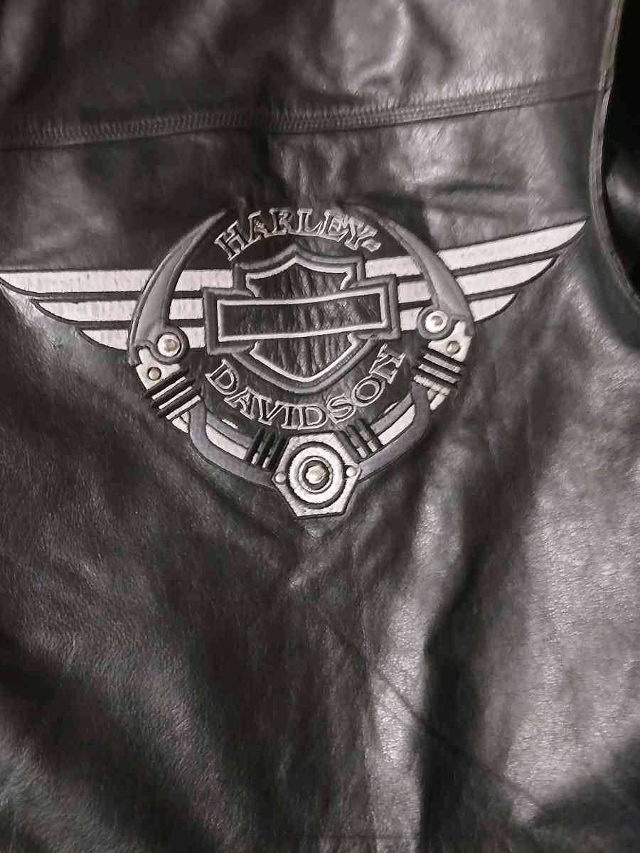 Harley Davidson  Vest - Fairmont, West Virginia - FleaMarketBay
