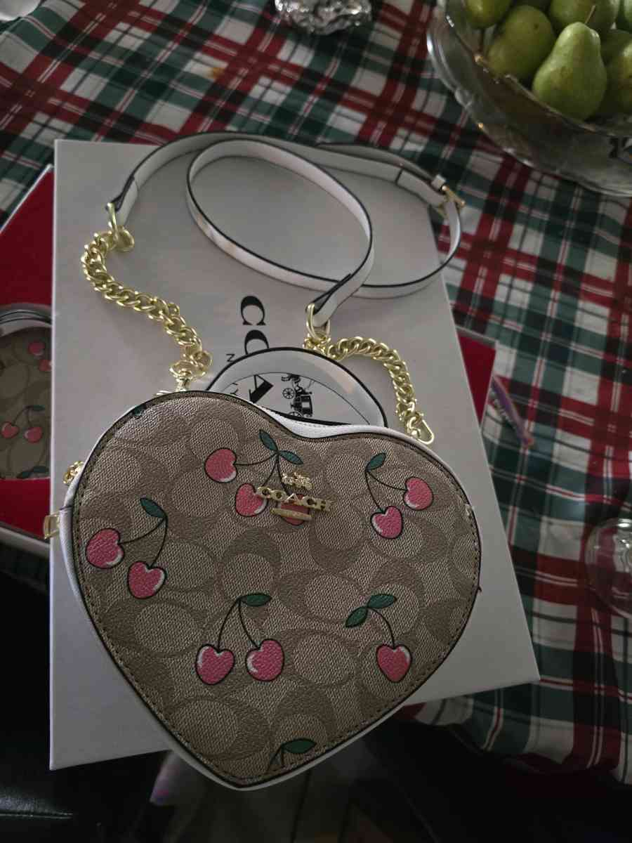 hermosas carteras  escoge la que te guste - Stockton, California - FleaMarketBay