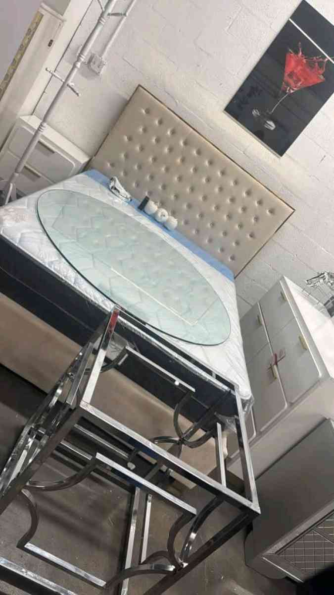 Cama Size Queen nueva - Hialeah, Florida