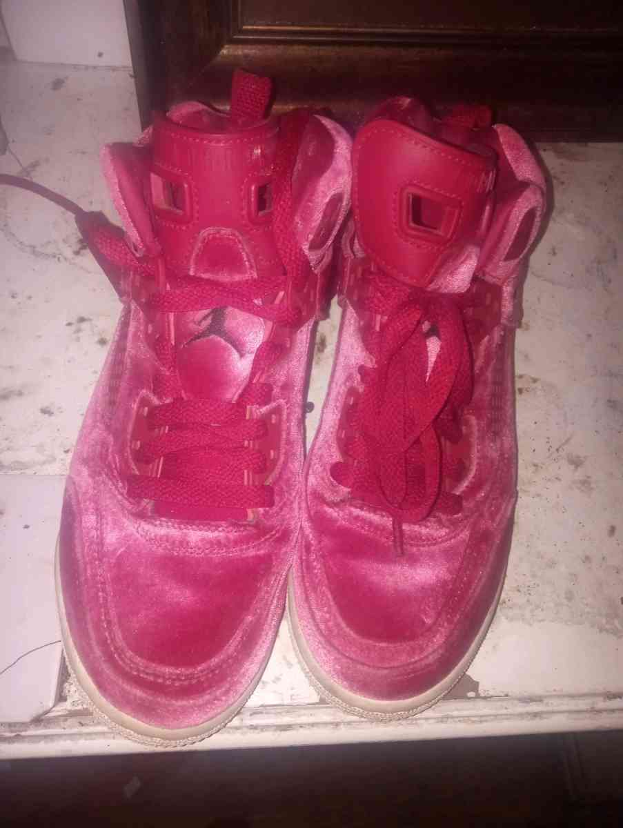 Jordan velvet nobble red - Bakersfield, California