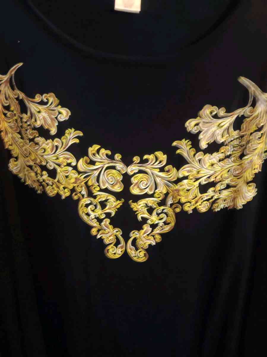 Black with gold design tunic - Chapel Hill, Tennessee - FleaMarketBay