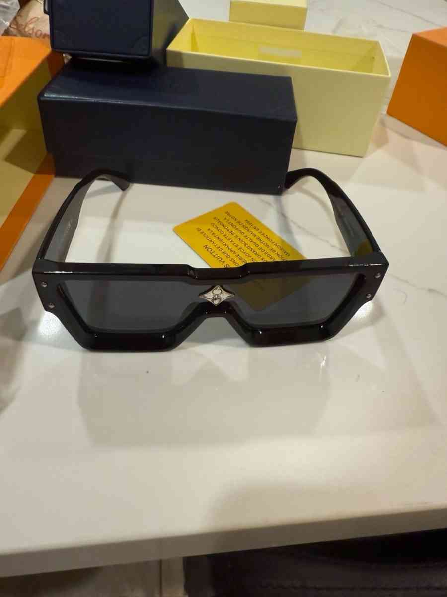 Louis Vuitton Designer Sunglasses - Appomattox, Virginia - FleaMarketBay