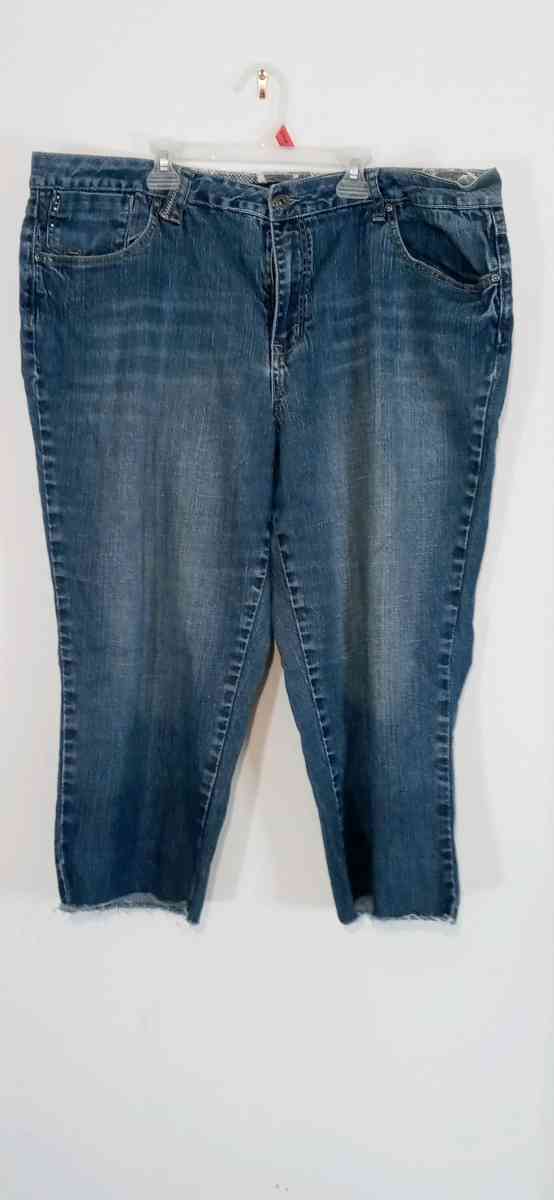 Womens Denim Capris 24 - Dane, Wisconsin