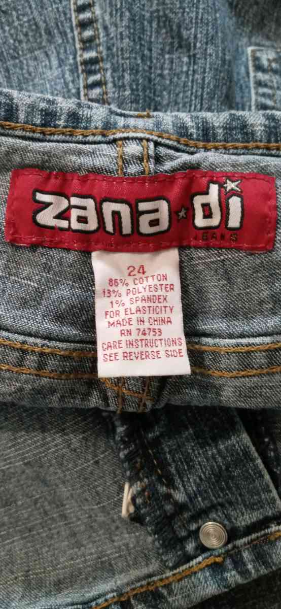 Womens Plus Jeans 24 - Dane, Wisconsin - FleaMarketBay