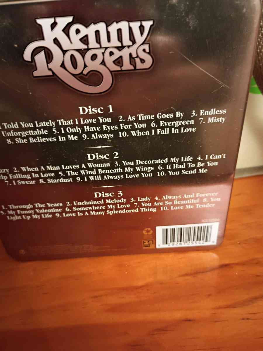 41 Country Classic Cassettes and 2 Kenny Rogers Cds - Bellevue, Kentucky - FleaMarketBay