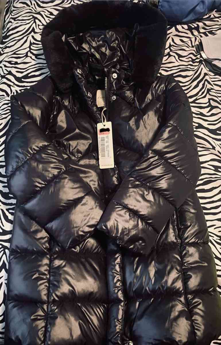 Black Copper Key Puffy Jacket - Edinburg, Texas