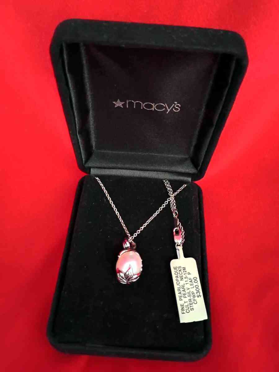 Pearl and Sterling silver Macys necklace - Mansfield, Ohio