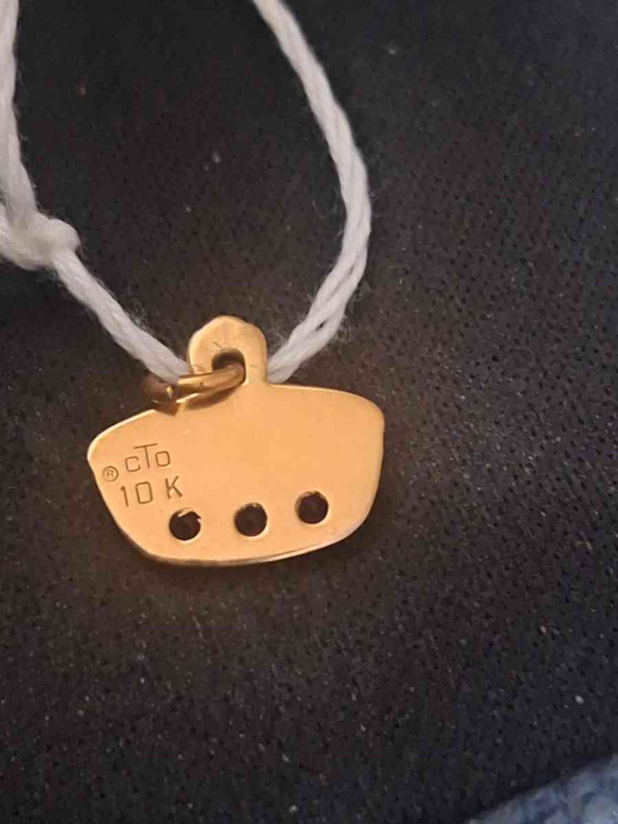 10K pendant  1 point 4 grams - Saint Charles, Missouri - FleaMarketBay