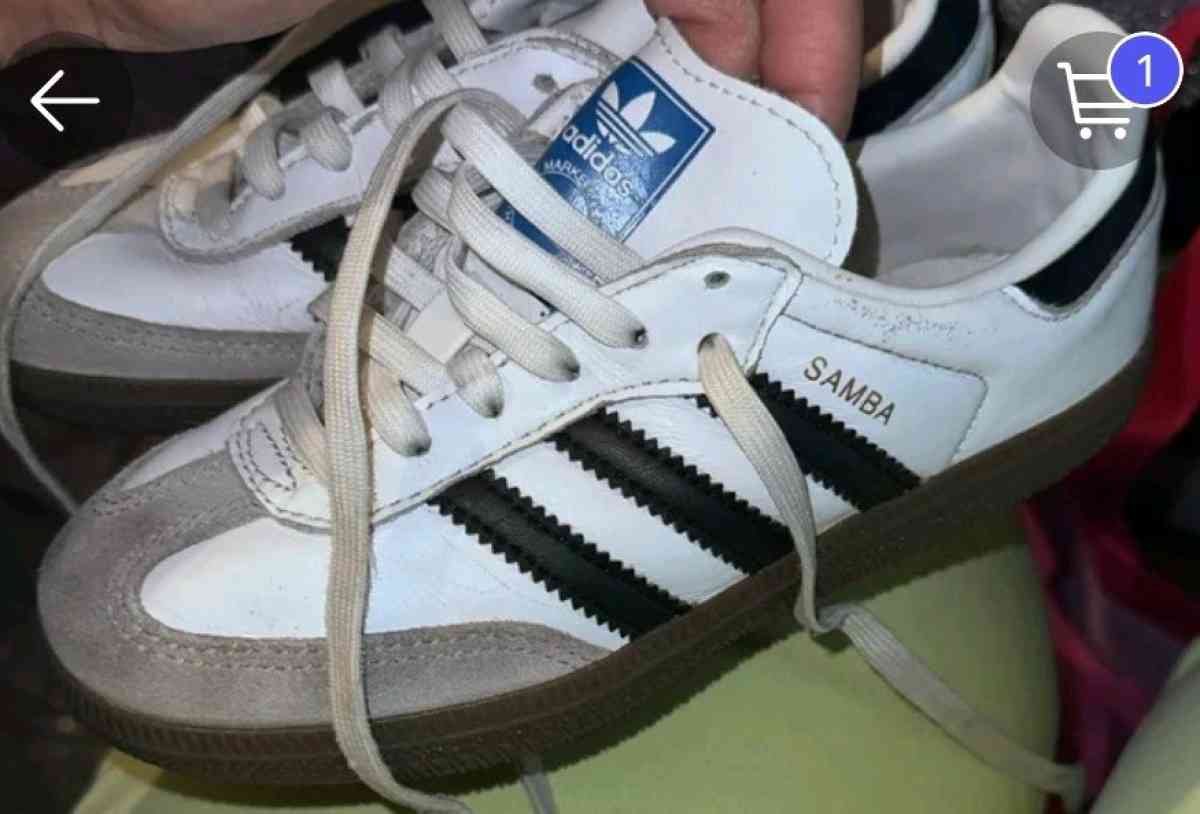 Adidas Sumbus Unisex Size 12 Half Gently Worn - Macomb, Michigan - FleaMarketBay