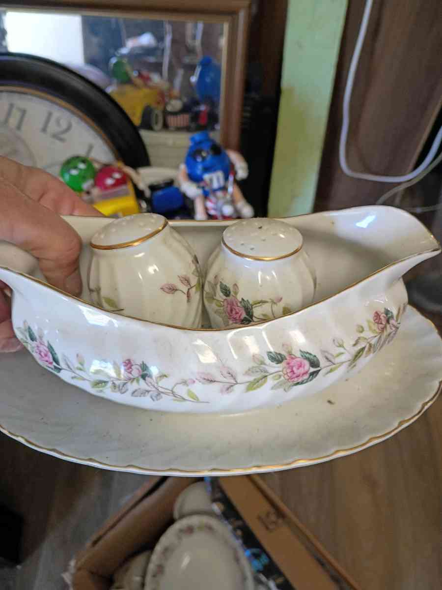 Fine China - Ocala, Florida - FleaMarketBay