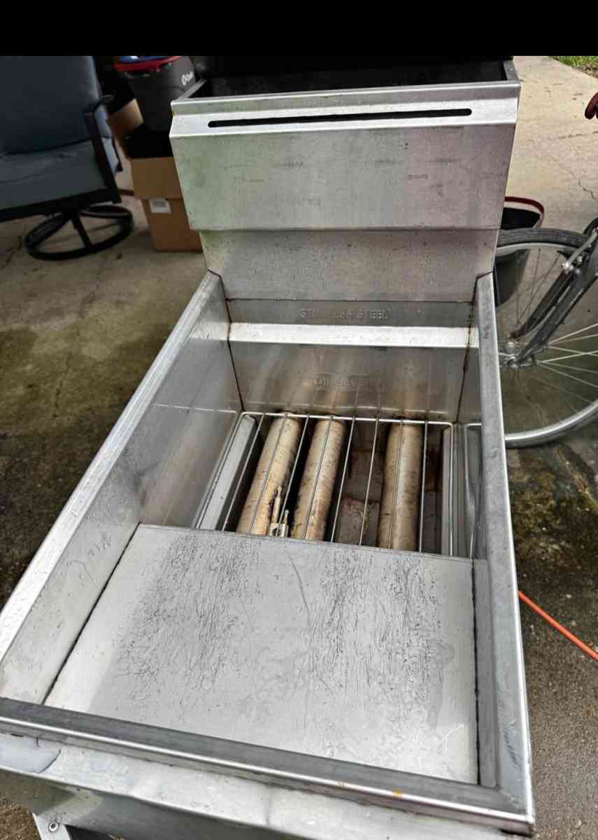Commercial deep Fryer - New Iberia, Louisiana - FleaMarketBay