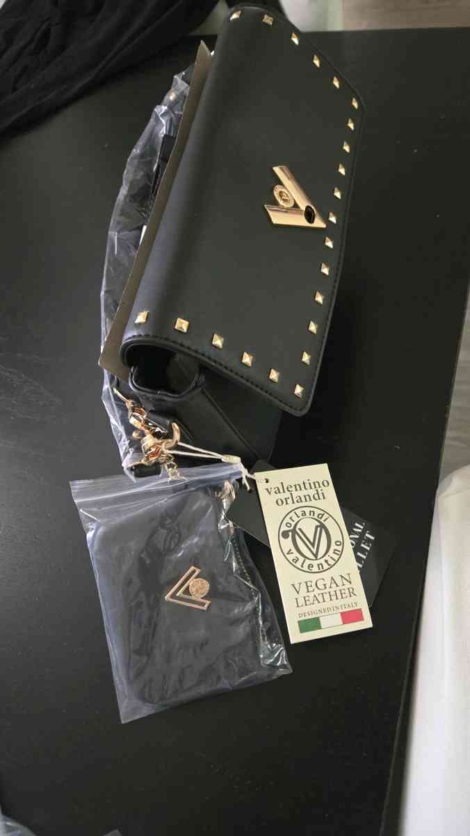 Valentino Orlandi - Los Angeles, California - FleaMarketBay