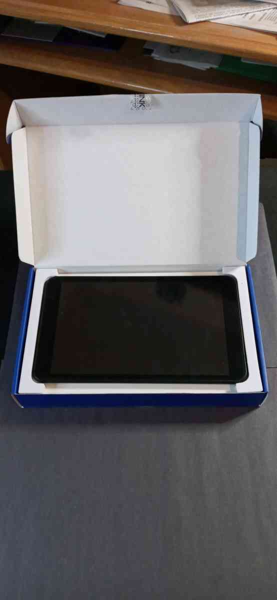 Q Link Wireless Scepter 8 Tablet - Dane, Wisconsin - FleaMarketBay