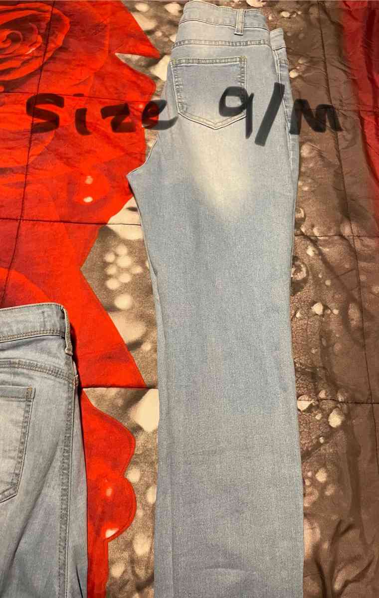 Womens pants and tops - Charlotte, North Carolina - FleaMarketBay