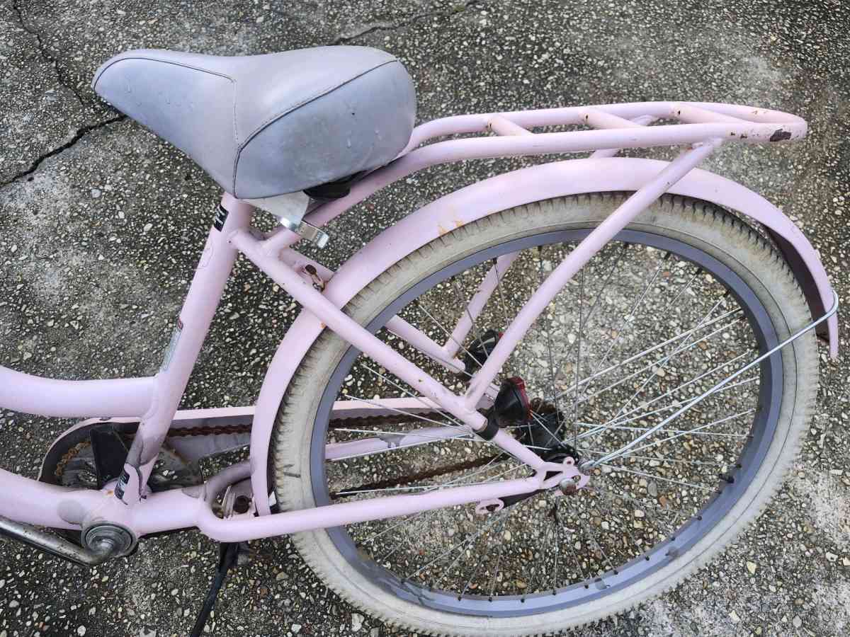 26 inch womens cruiser bike - Baton Rouge, Louisiana - FleaMarketBay