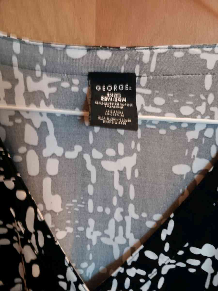 George brand Black and white pattern blouse - Chapel Hill, Tennessee - FleaMarketBay