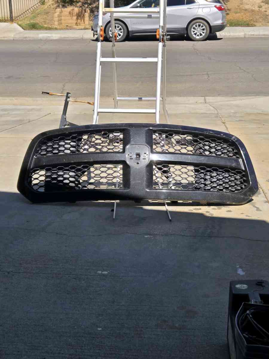 RAM1500 Grill - Palmdale, California