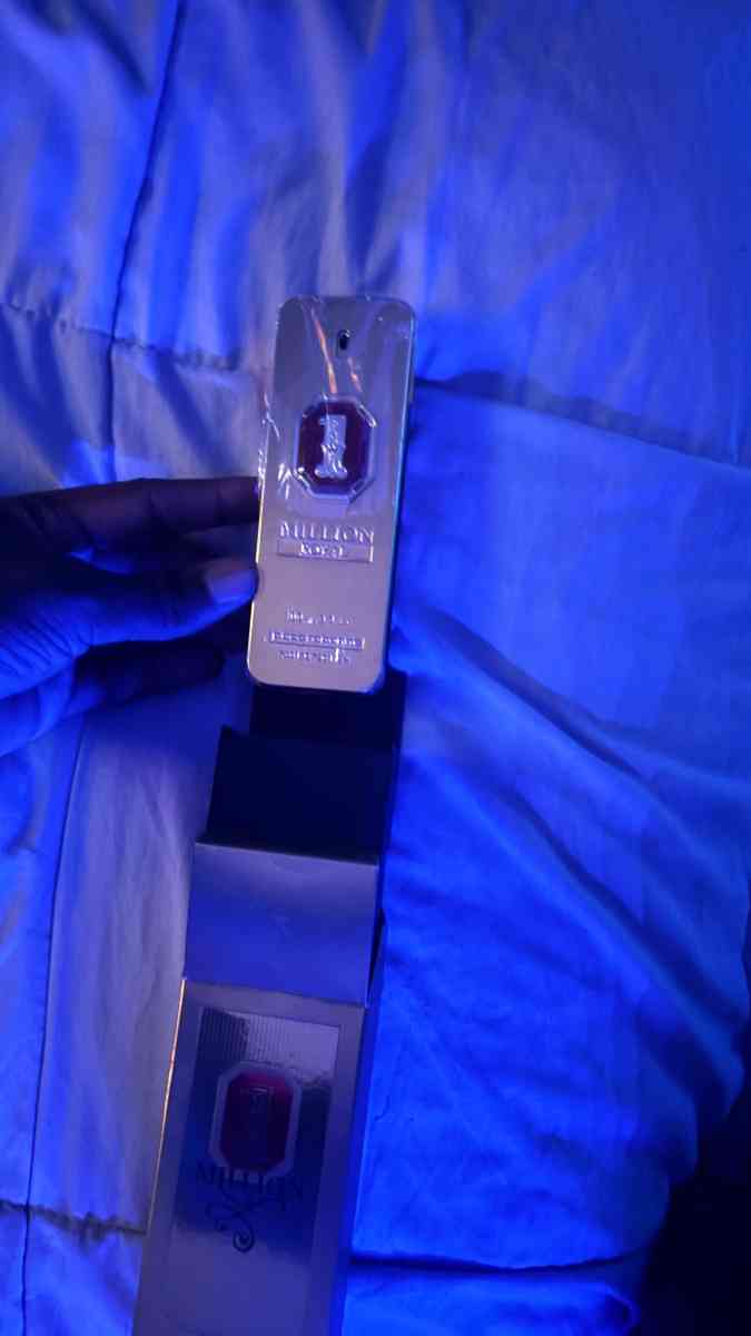 1 million royal - Azle, Texas - FleaMarketBay