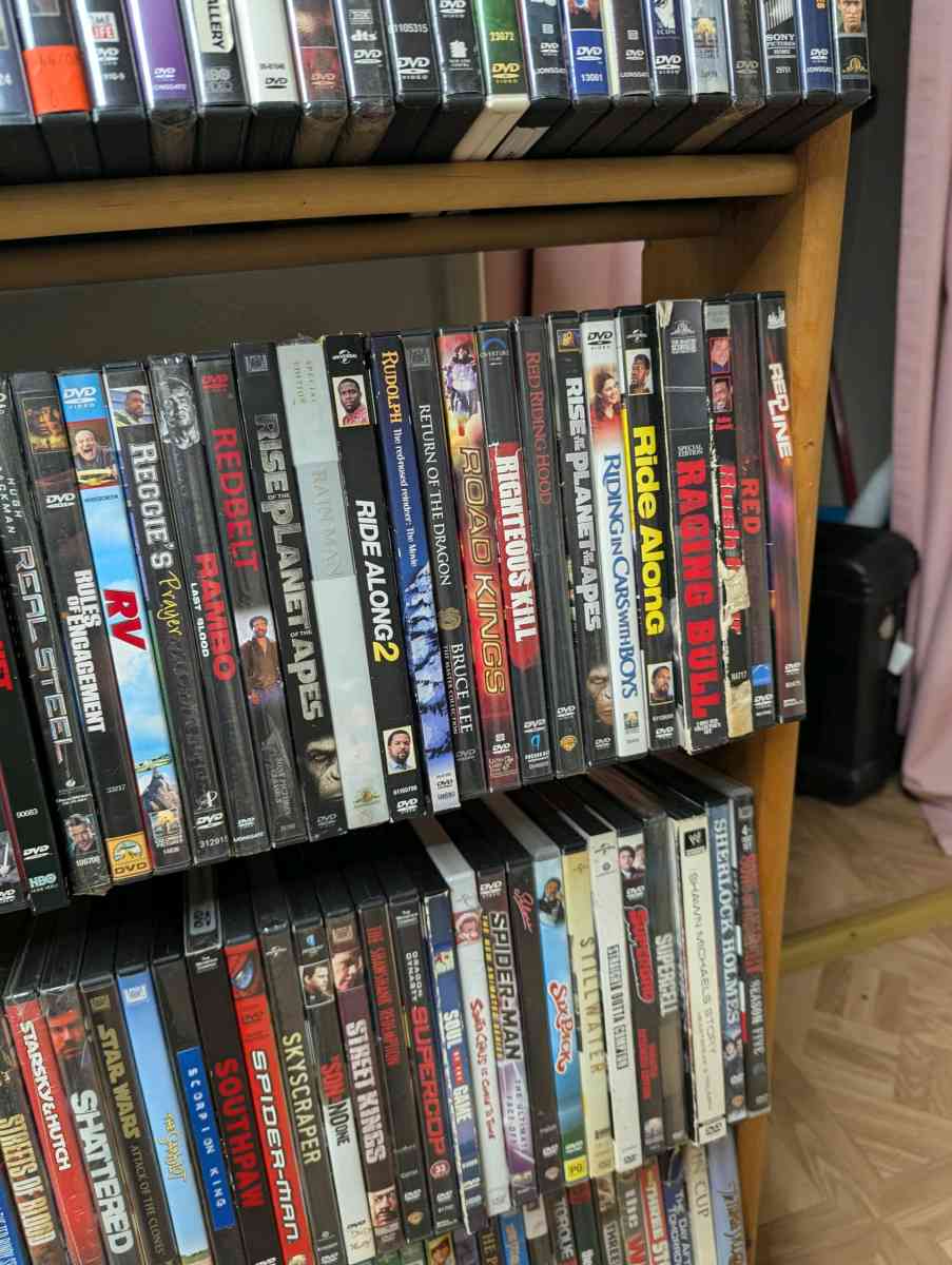 dvds movies - Hagerstown, Maryland - FleaMarketBay