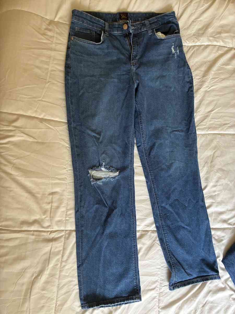 blue jeans - Lumberton, North Carolina - FleaMarketBay