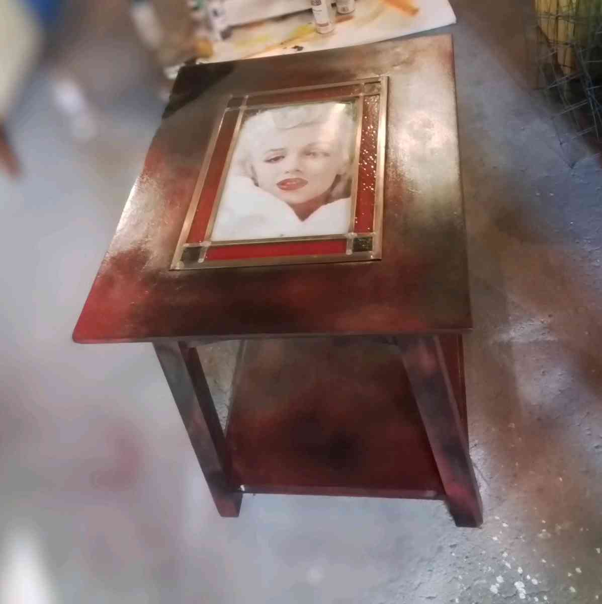Marilyn Monroe End Table - Dubuque, Iowa - FleaMarketBay