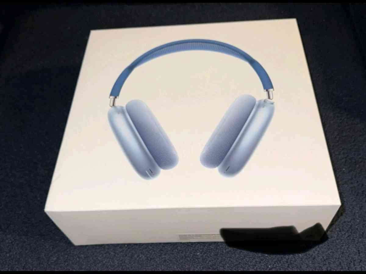 Apple AirPods Max Wireless Headphones  Light Blue - Newnan, Georgia