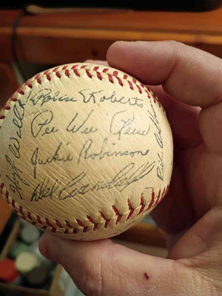 Autograph Ball - Bellevue, Kentucky - FleaMarketBay