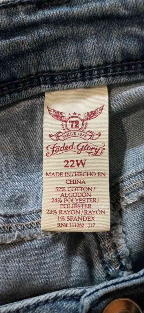 Womens Plus Size Stretch Jeans 22 - Dane, Wisconsin - FleaMarketBay