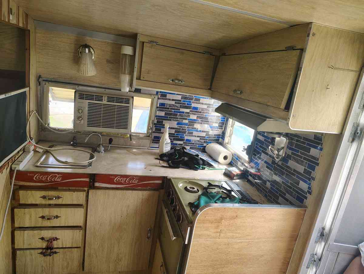 1969 Shasta rv - Deltona, Florida - FleaMarketBay