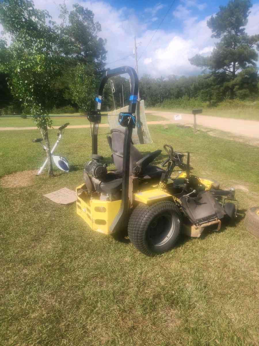 52 inch Brutus Great Dane zero turn lawnmower - Pine Bluff, Arkansas