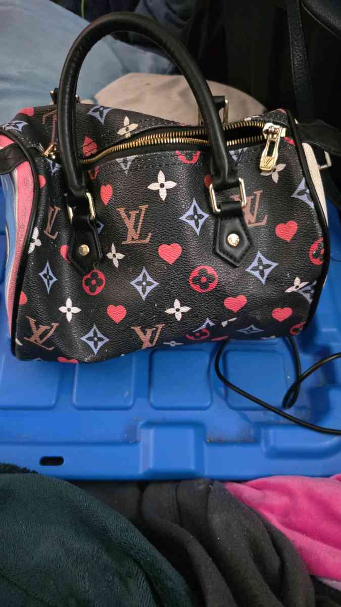Louis Vuitton Game On Speedy Bandouliere 25 - Livonia, Michigan - FleaMarketBay
