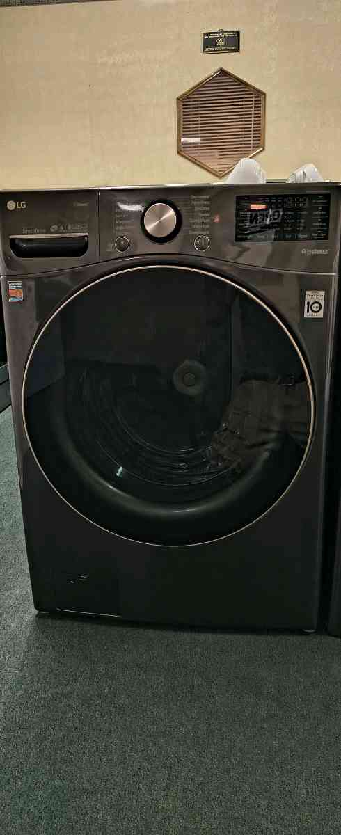 LG Elite Platinum Stainless FrontLoad Washer  New Scratch  D - New Castle, Pennsylvania - FleaMarketBay