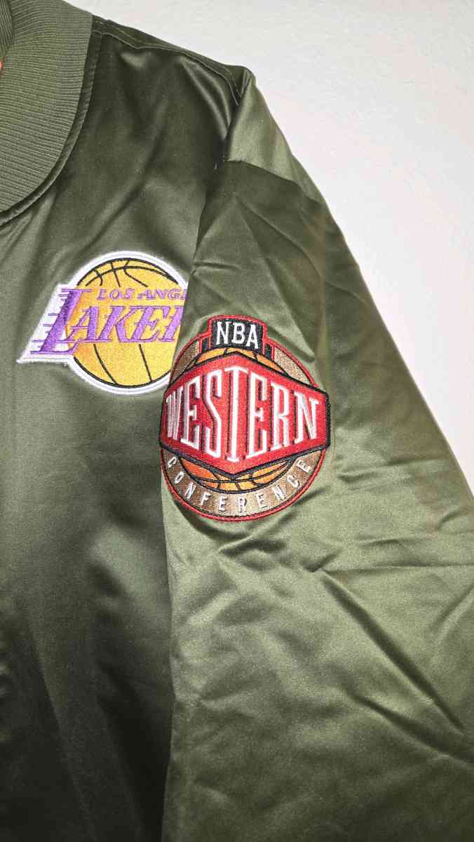 Mitchelle and Ness Lakers jacket - Los Angeles, California - FleaMarketBay