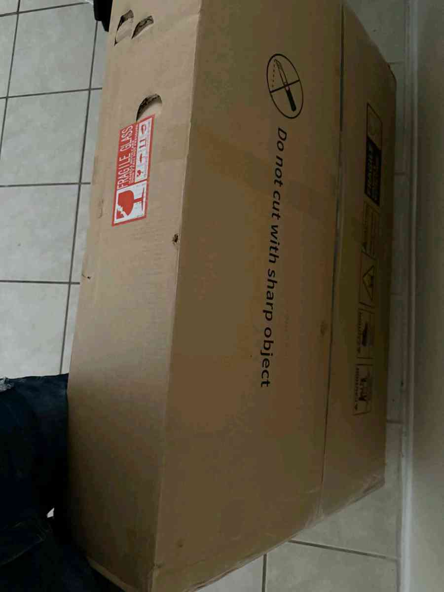 vanity stand - Orlando, Florida - FleaMarketBay