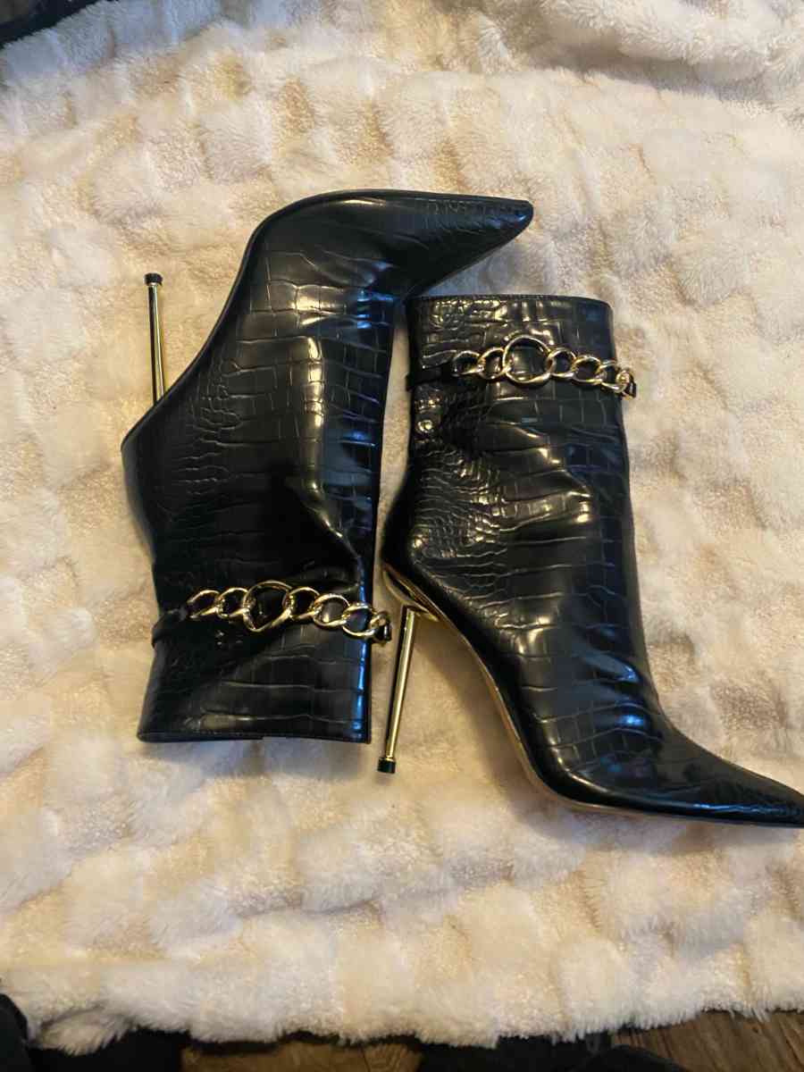 ankle boots black and gold - Leeds, Alabama - FleaMarketBay