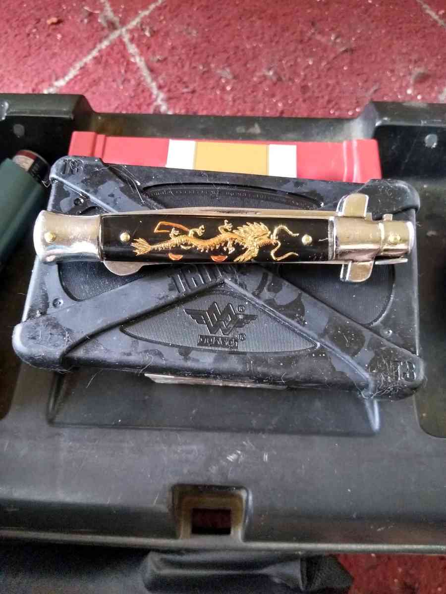 8 inche switch Blade - Danville, New Hampshire - FleaMarketBay