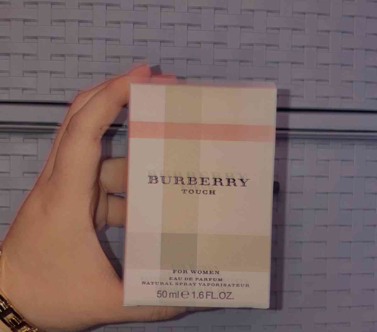 BURBERRY - Washington Navy Yard, District of Columbia - FleaMarketBay