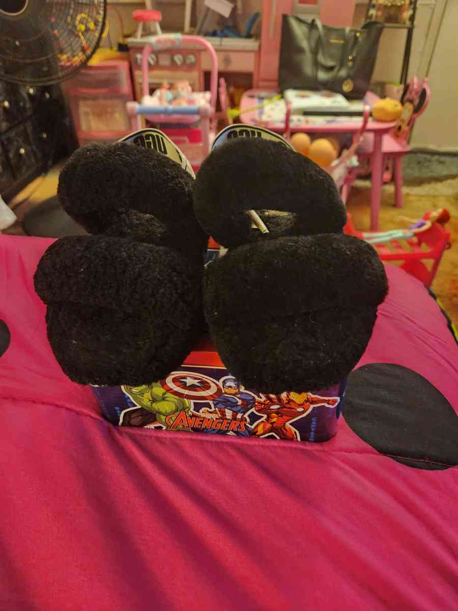ugg slippers size 13 - Corpus Christi, Texas - FleaMarketBay