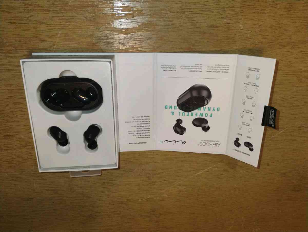 Air Max 10 Earbuds - Iowa City, Iowa - FleaMarketBay